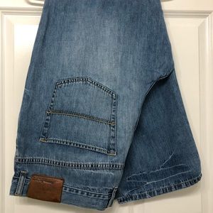 Tommy Bahama Classic Fit Jeans size 42/30
